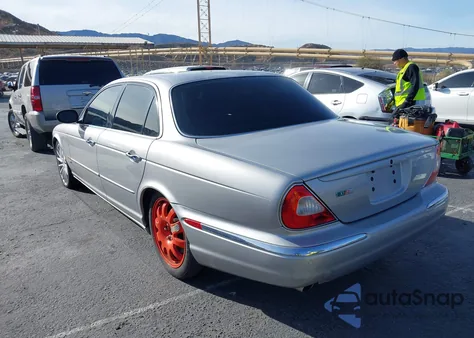 2004 Jaguar Xj Xjr z USA, uszkodzony, nr VIN SAJWA73B94TG30153